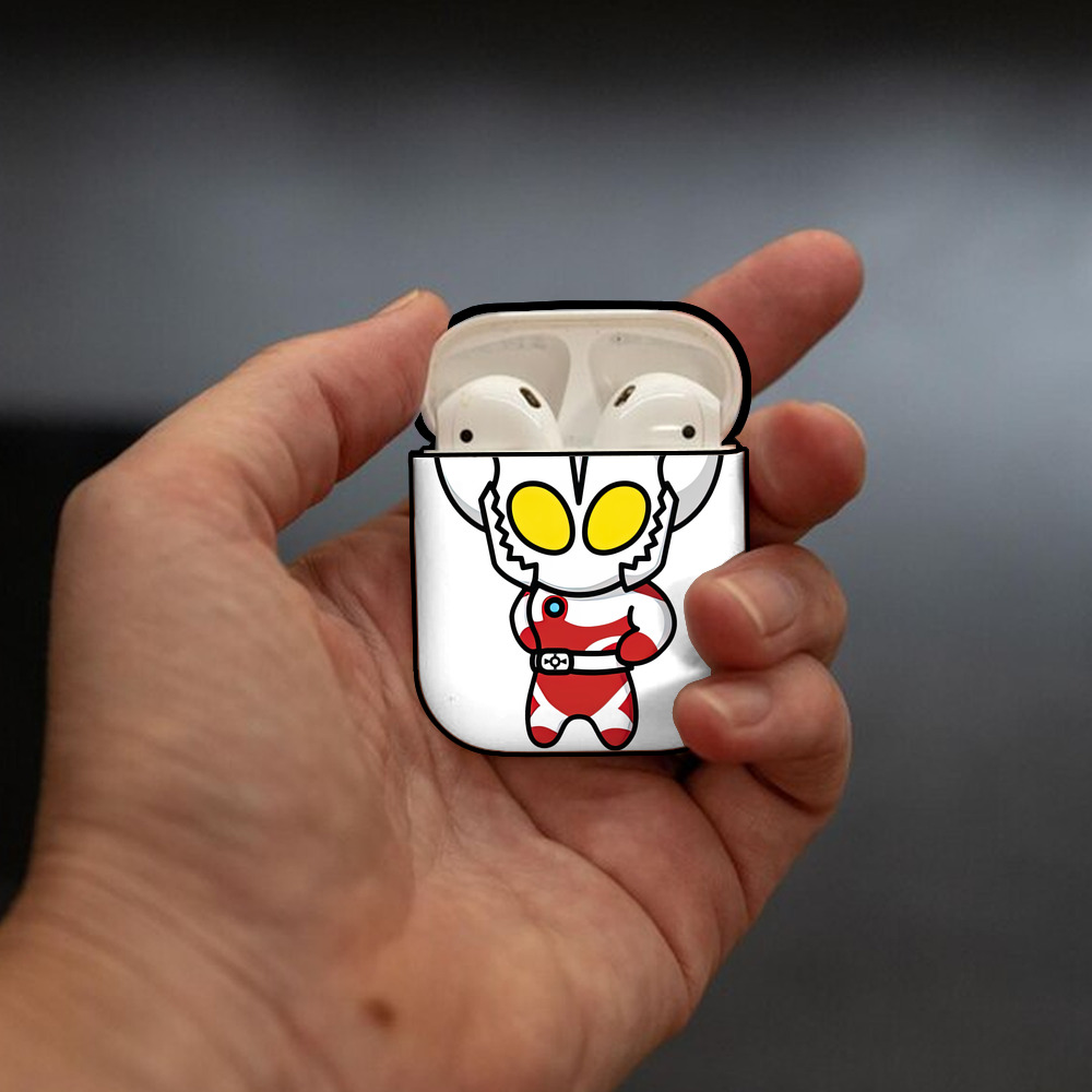 ウルトラマン Ultraman AirPods 第2世代保護ケース ハードシェル ブラック 耐衝撃・防指紋・カラビナ付き
