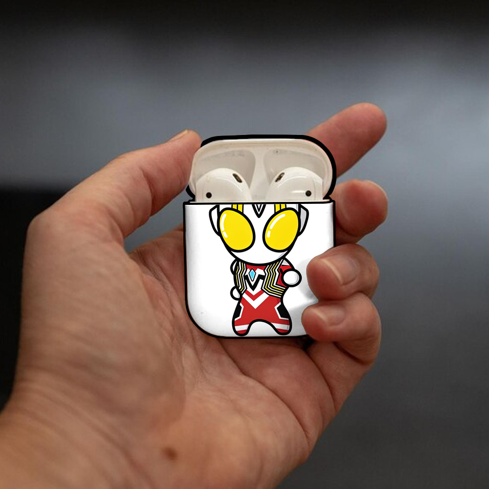 ウルトラマン Ultraman AirPods 第2世代保護ケース ハードシェル ブラック 耐衝撃・防指紋・カラビナ付き