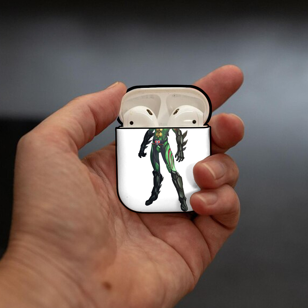 ウルトラマン Ultraman AirPods 第2世代保護ケース ハードシェル ブラック 耐衝撃・防指紋・カラビナ付き