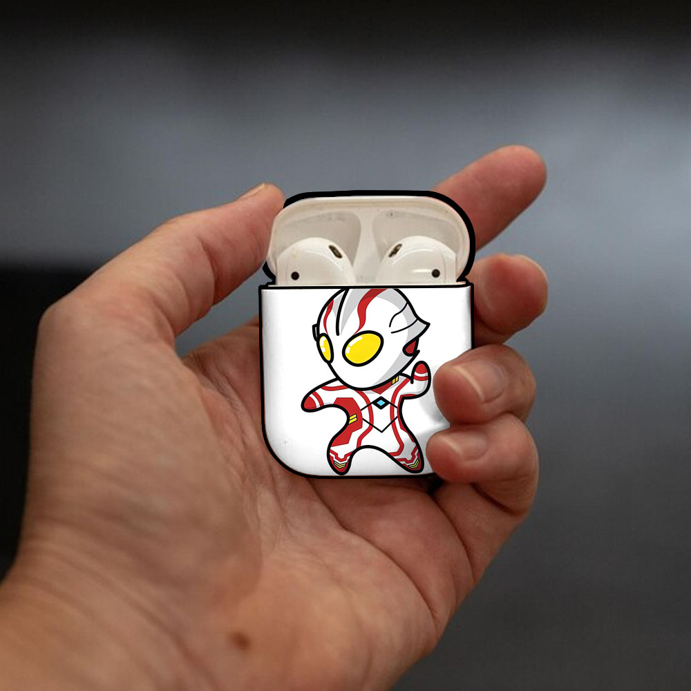 ウルトラマン Ultraman AirPods 第2世代保護ケース ハードシェル ブラック 耐衝撃・防指紋・カラビナ付き