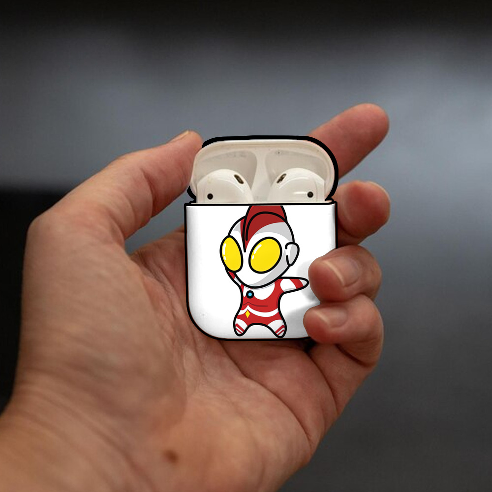 ウルトラマン Ultraman AirPods 第2世代保護ケース ハードシェル ブラック 耐衝撃・防指紋・カラビナ付き