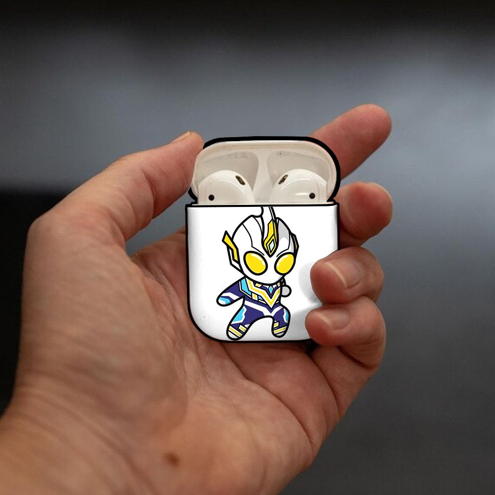 ウルトラマン Ultraman AirPods 第2世代保護ケース ハードシェル ブラック 耐衝撃・防指紋・カラビナ付き