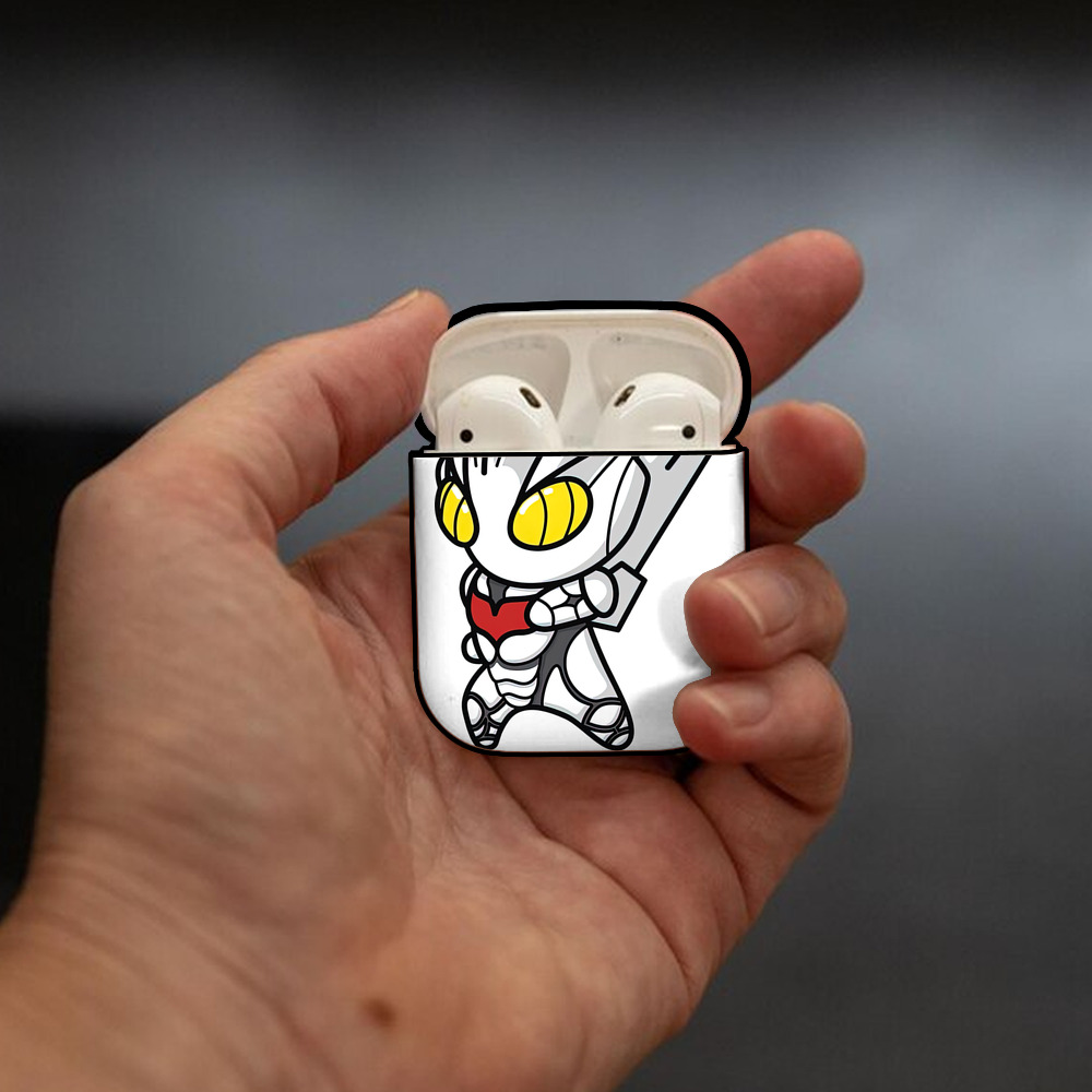 ウルトラマン Ultraman AirPods 第2世代保護ケース ハードシェル ブラック 耐衝撃・防指紋・カラビナ付き