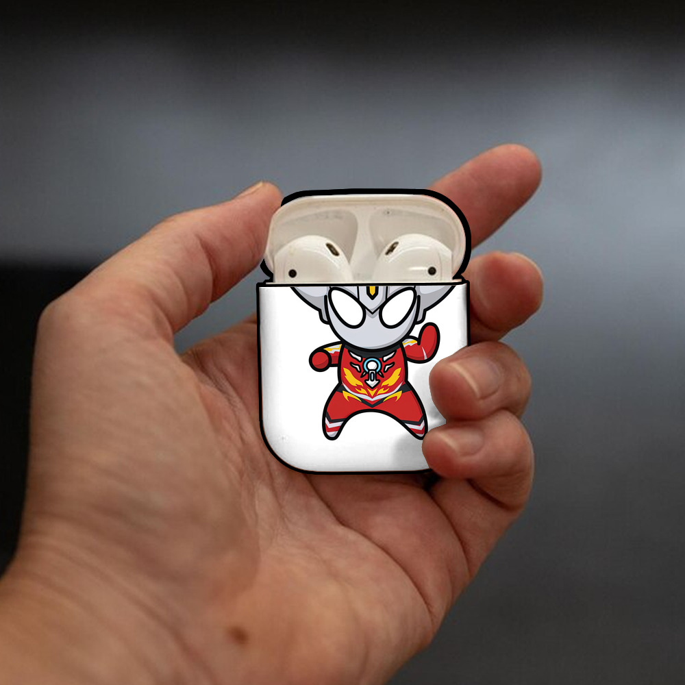 ウルトラマン Ultraman AirPods 第2世代保護ケース ハードシェル ブラック 耐衝撃・防指紋・カラビナ付き