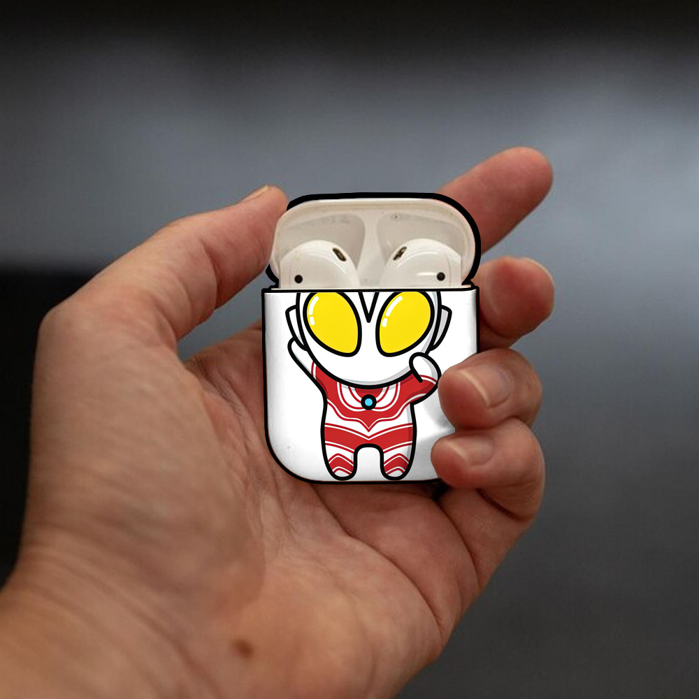 ウルトラマン Ultraman AirPods 第2世代保護ケース ハードシェル ブラック 耐衝撃・防指紋・カラビナ付き