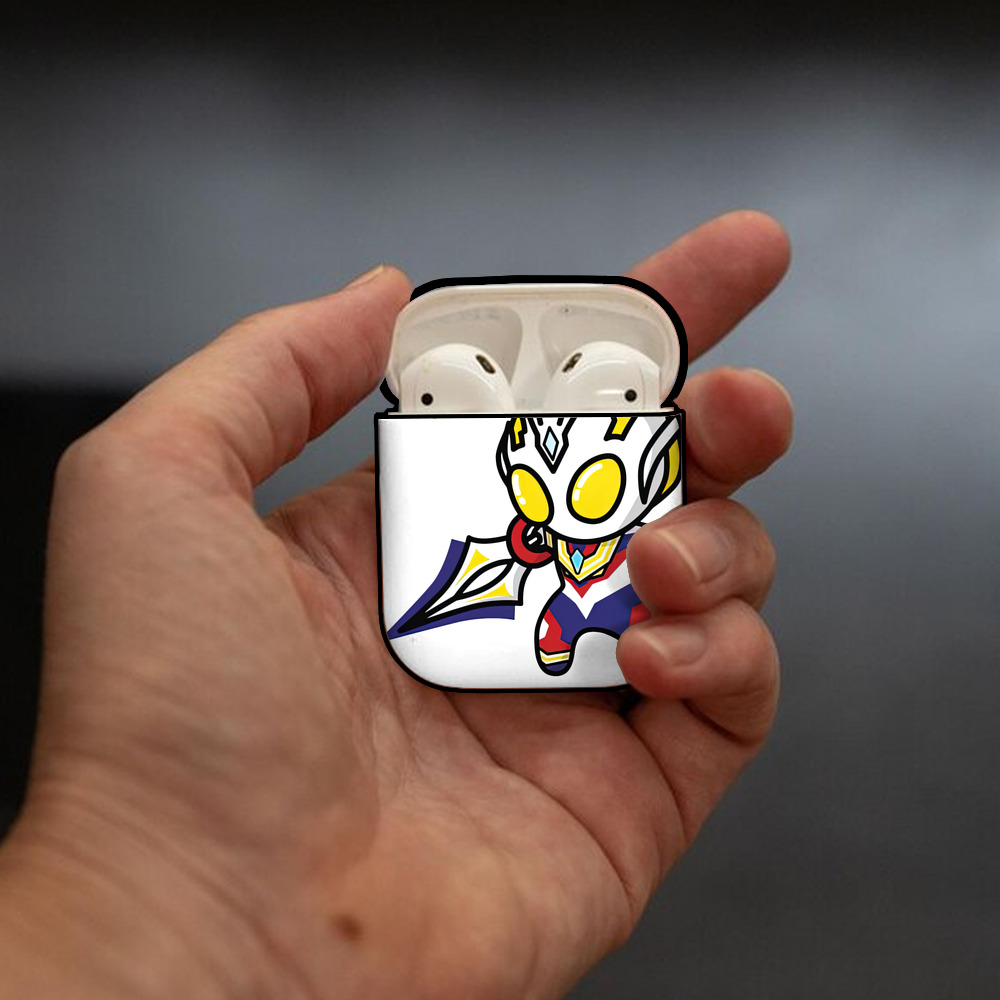 ウルトラマン Ultraman AirPods 第2世代保護ケース ハードシェル ブラック 耐衝撃・防指紋・カラビナ付き