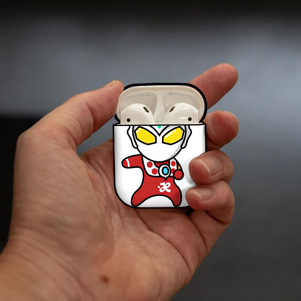 ウルトラマン Ultraman AirPods 第2世代保護ケース ハードシェル ブラック 耐衝撃・防指紋・カラビナ付き