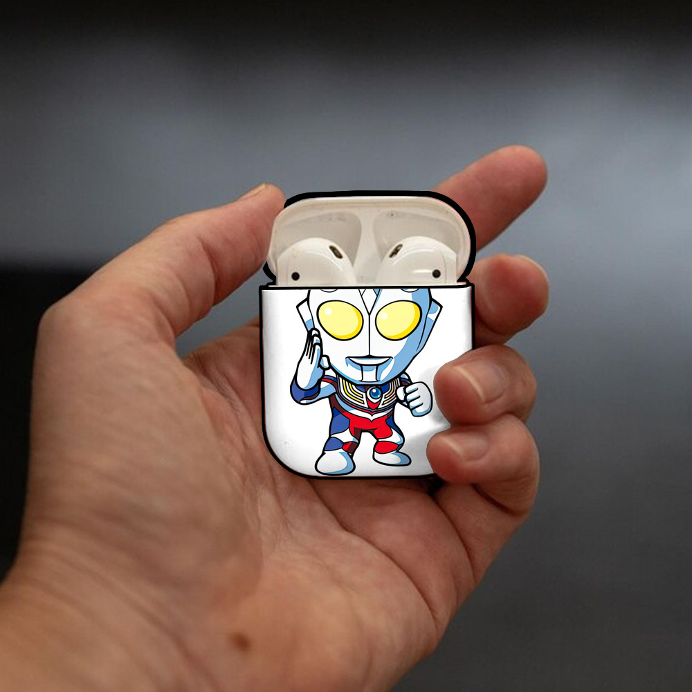 ウルトラマン Ultraman AirPods 第2世代保護ケース ハードシェル ブラック 耐衝撃・防指紋・カラビナ付き