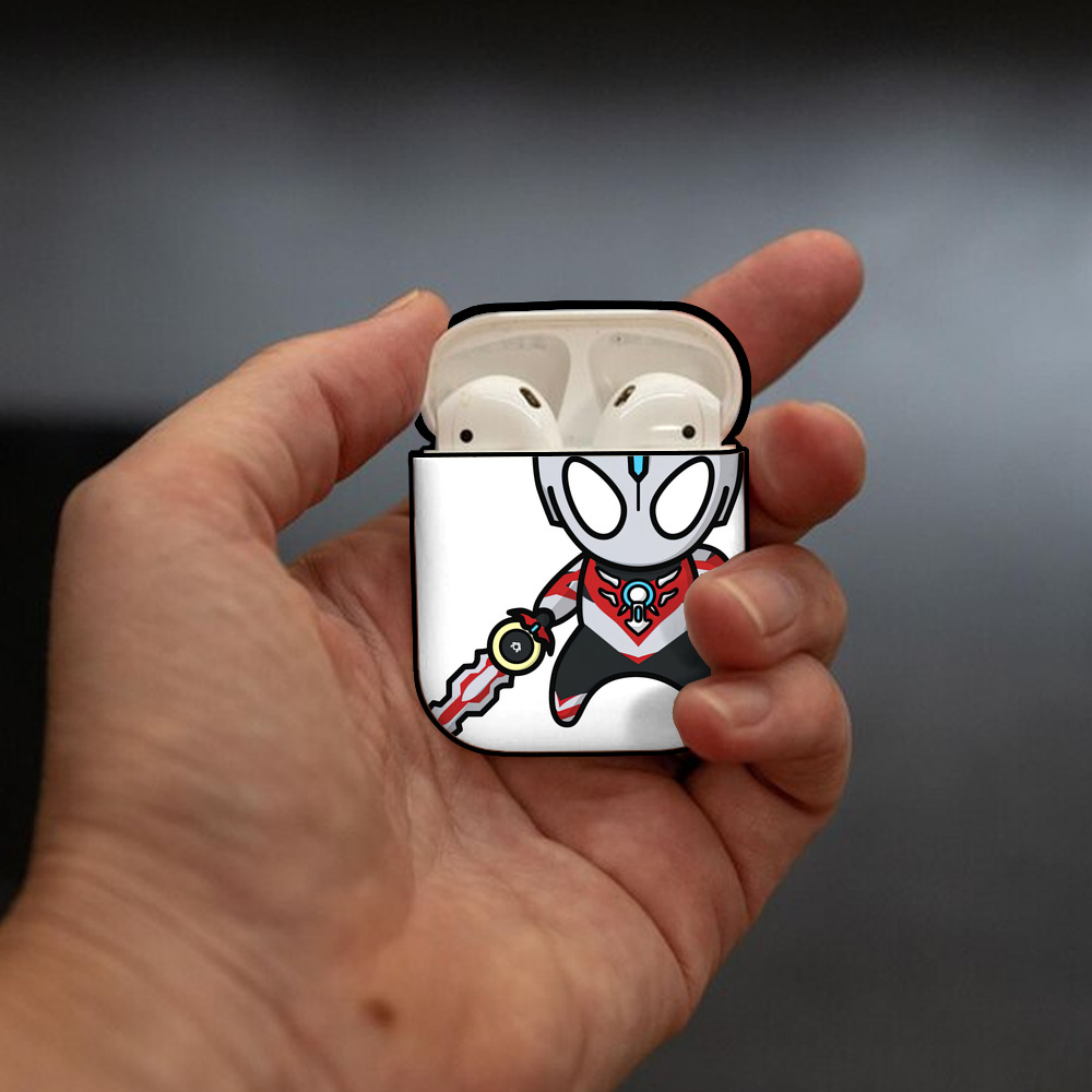 ウルトラマン Ultraman AirPods 第2世代保護ケース ハードシェル ブラック 耐衝撃・防指紋・カラビナ付き