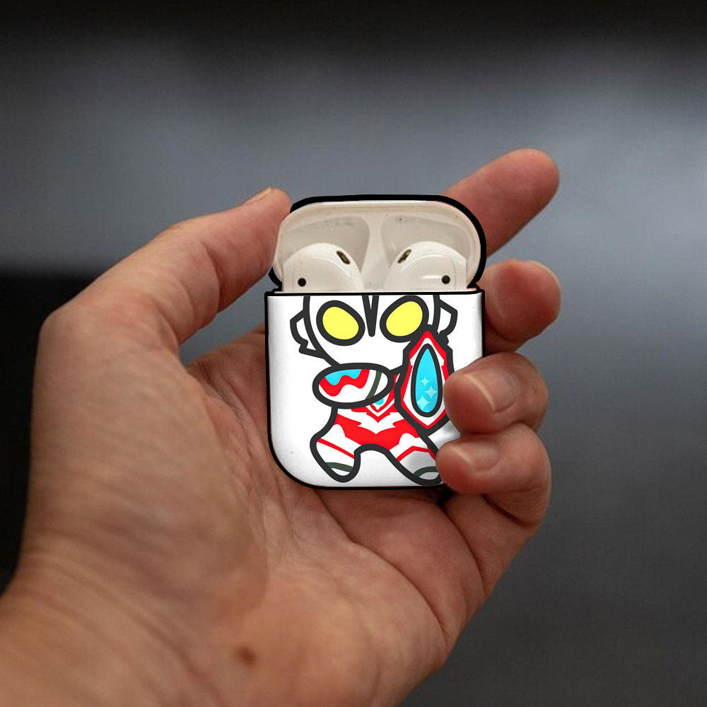 ウルトラマン Ultraman AirPods 第2世代保護ケース ハードシェル ブラック 耐衝撃・防指紋・カラビナ付き