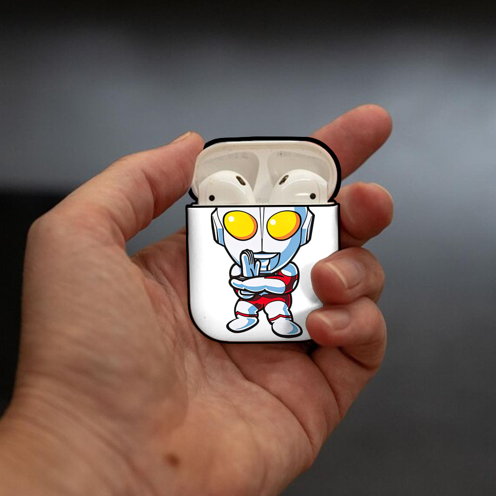ウルトラマン Ultraman AirPods 第2世代保護ケース ハードシェル ブラック 耐衝撃・防指紋・カラビナ付き