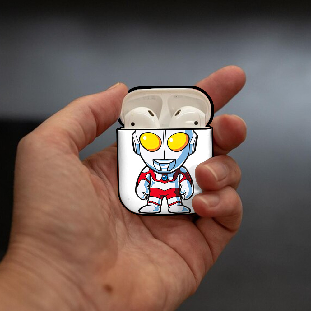 ウルトラマン Ultraman AirPods 第2世代保護ケース ハードシェル ブラック 耐衝撃・防指紋・カラビナ付き