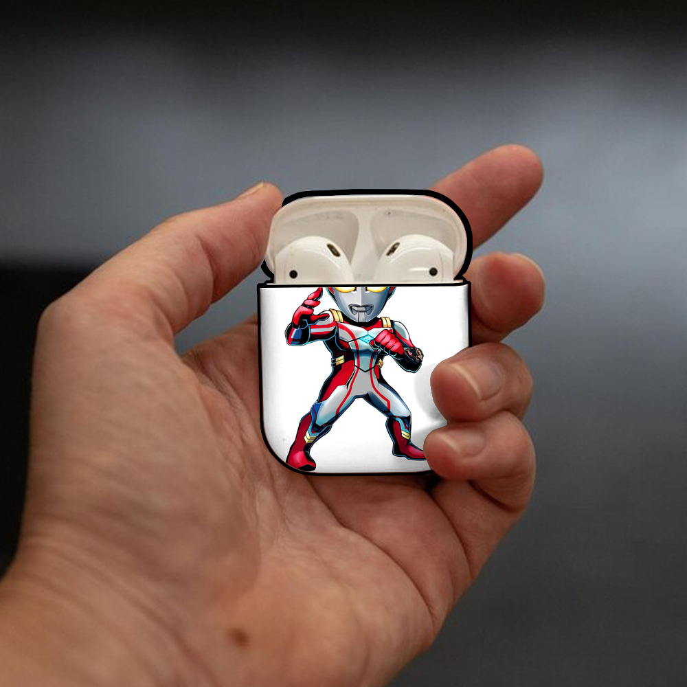 ウルトラマン Ultraman AirPods 第2世代保護ケース ハードシェル ブラック 耐衝撃・防指紋・カラビナ付き