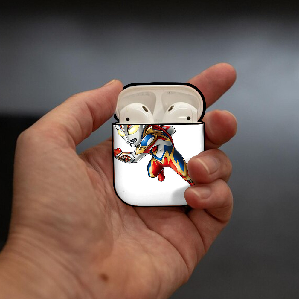 ウルトラマン Ultraman AirPods 第2世代保護ケース ハードシェル ブラック 耐衝撃・防指紋・カラビナ付き
