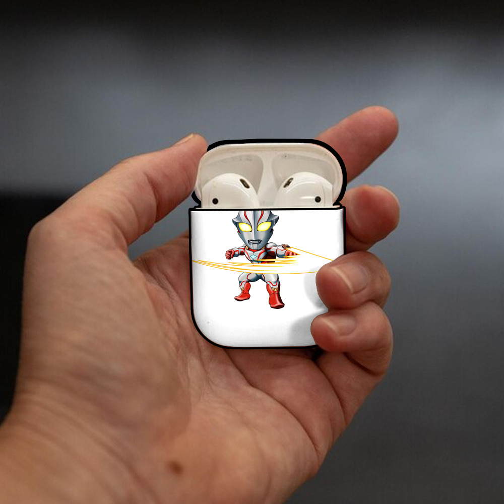 ウルトラマン Ultraman AirPods 第2世代保護ケース ハードシェル ブラック 耐衝撃・防指紋・カラビナ付き