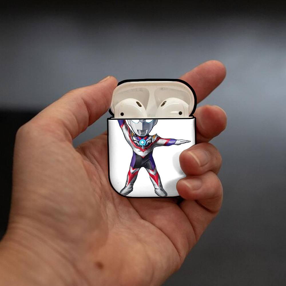 ウルトラマン Ultraman AirPods 第2世代保護ケース ハードシェル ブラック 耐衝撃・防指紋・カラビナ付き