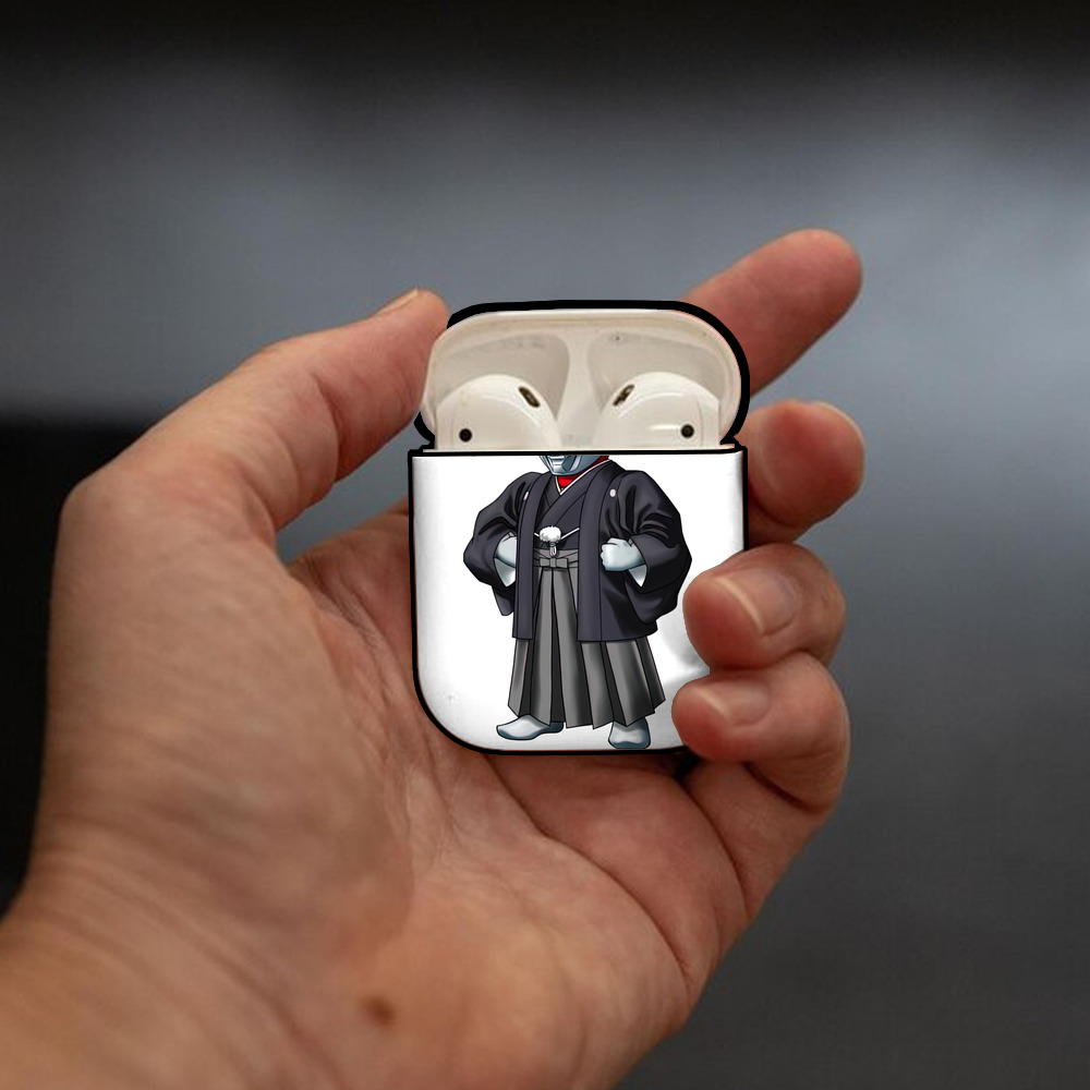 ウルトラマン Ultraman AirPods 第2世代保護ケース ハードシェル ブラック 耐衝撃・防指紋・カラビナ付き