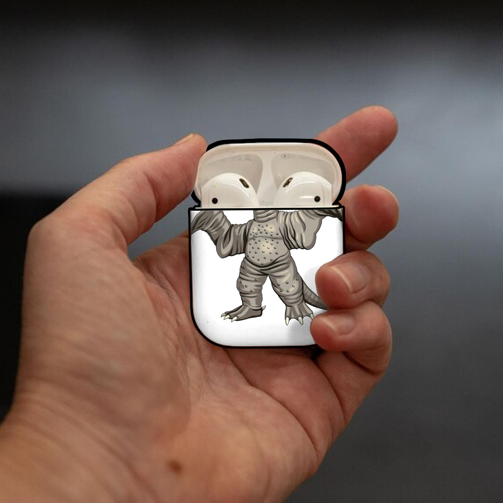 ウルトラマン Ultraman AirPods 第2世代保護ケース ハードシェル ブラック 耐衝撃・防指紋・カラビナ付き