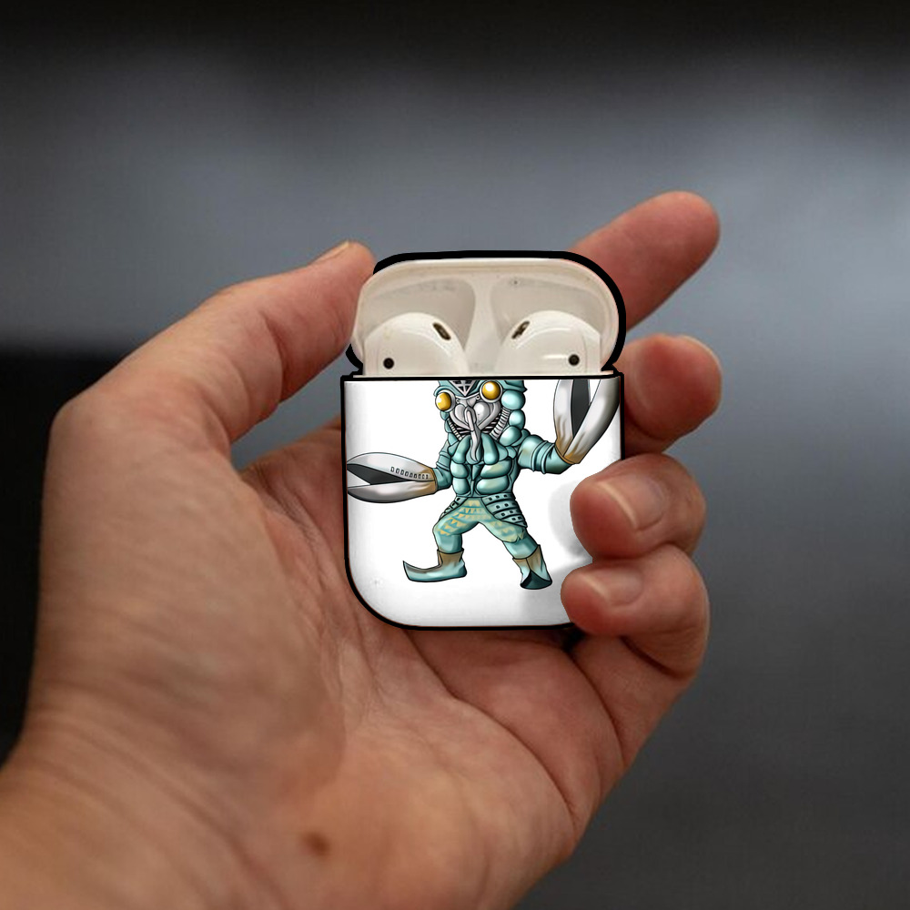 ウルトラマン Ultraman AirPods 第2世代保護ケース ハードシェル ブラック 耐衝撃・防指紋・カラビナ付き
