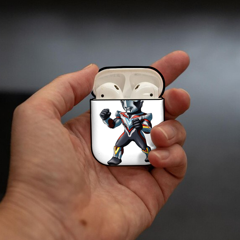 ウルトラマン Ultraman AirPods 第2世代保護ケース ハードシェル ブラック 耐衝撃・防指紋・カラビナ付き