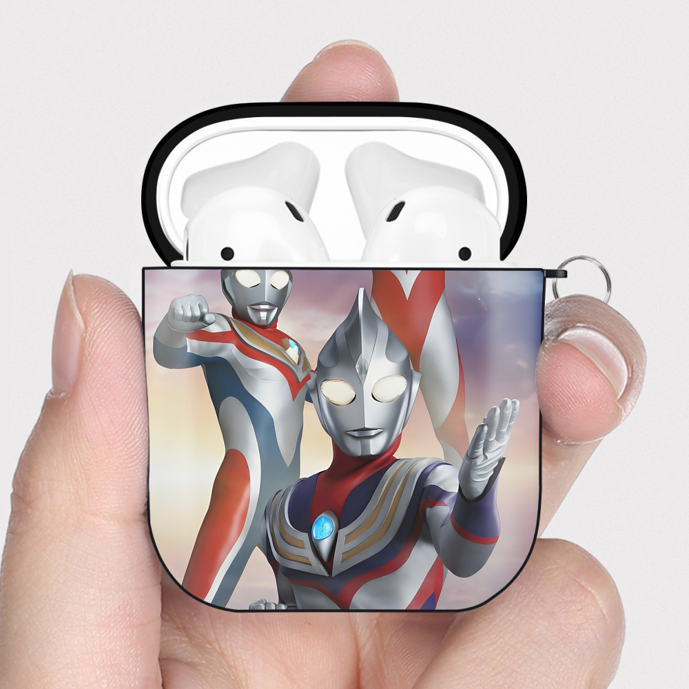 （画像用） ウルトラマン Ultraman AirPods 第2世代保護ケース ハードシェル ブラック 耐衝撃・防指紋・カラビナ付き