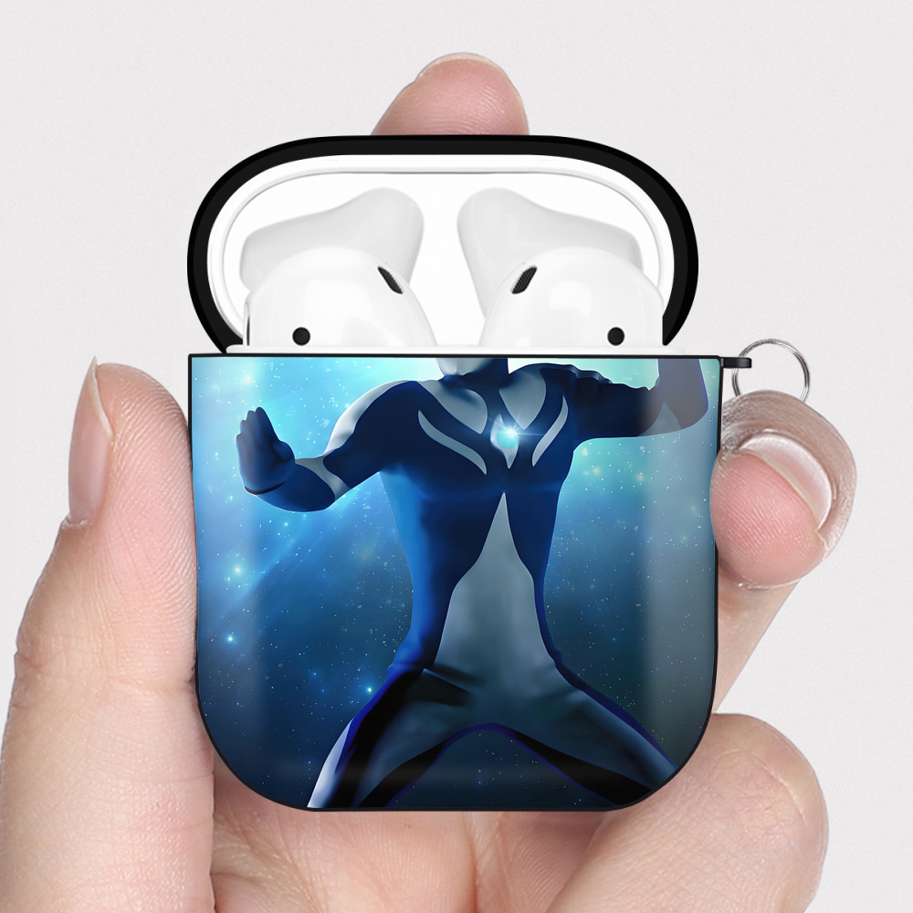 （画像用） ウルトラマン Ultraman AirPods 第2世代保護ケース ハードシェル ブラック 耐衝撃・防指紋・カラビナ付き