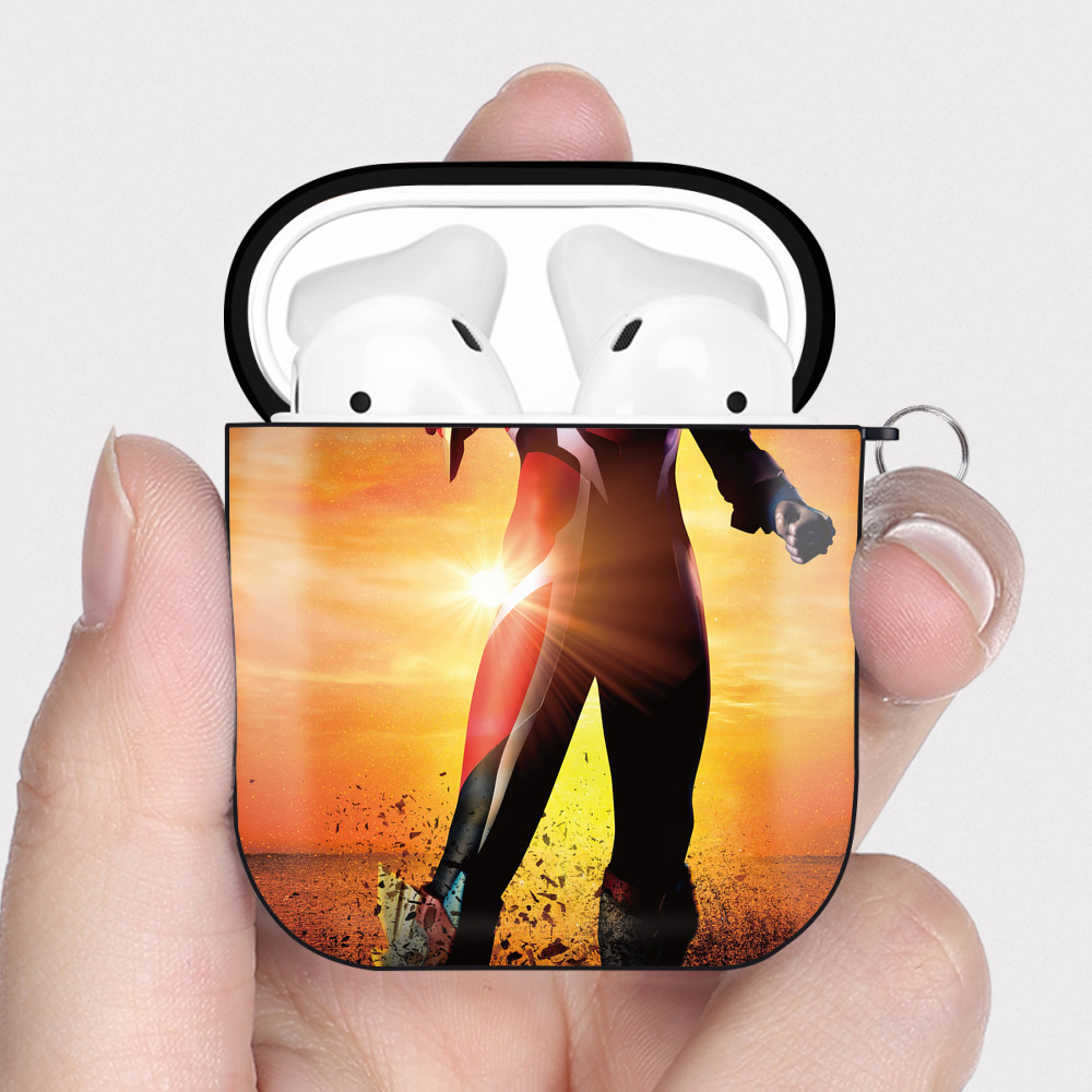 （画像用） ウルトラマン Ultraman AirPods 第2世代保護ケース ハードシェル ブラック 耐衝撃・防指紋・カラビナ付き