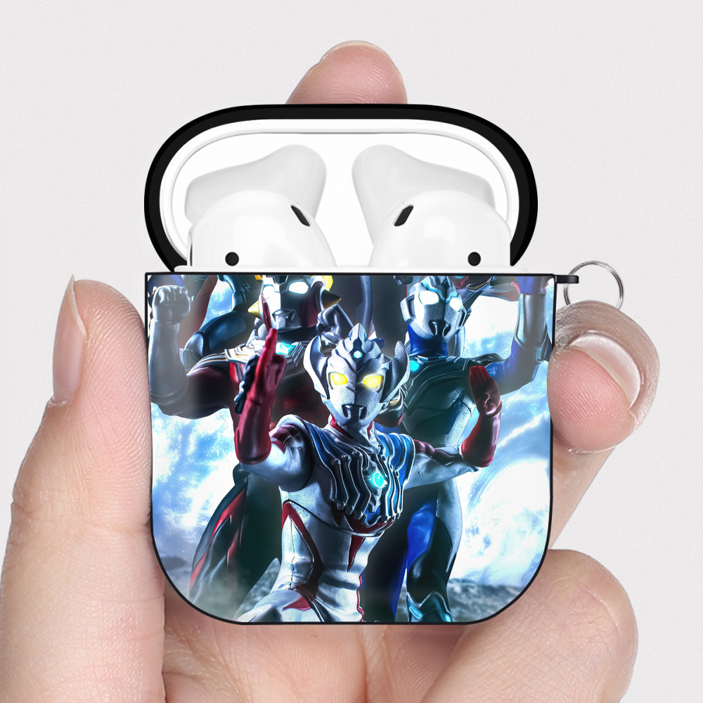 （画像用） ウルトラマン Ultraman AirPods 第2世代保護ケース ハードシェル ブラック 耐衝撃・防指紋・カラビナ付き