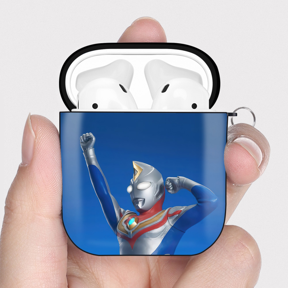 （画像用） ウルトラマン Ultraman AirPods 第2世代保護ケース ハードシェル ブラック 耐衝撃・防指紋・カラビナ付き