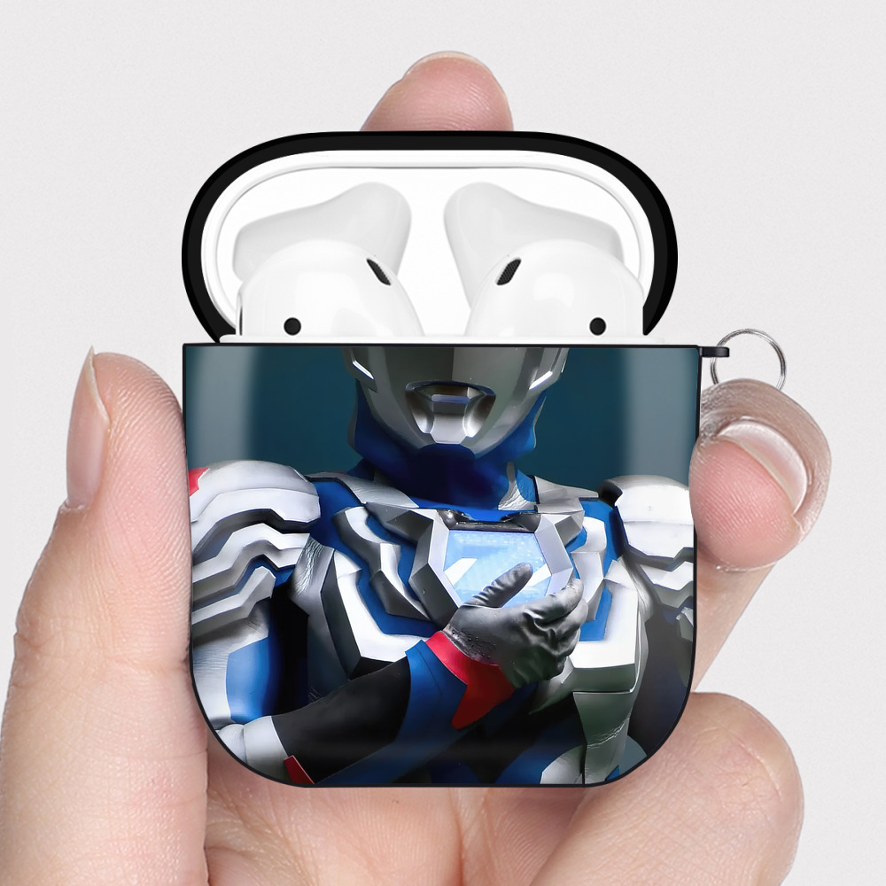 （画像用） ウルトラマン Ultraman AirPods 第2世代保護ケース ハードシェル ブラック 耐衝撃・防指紋・カラビナ付き
