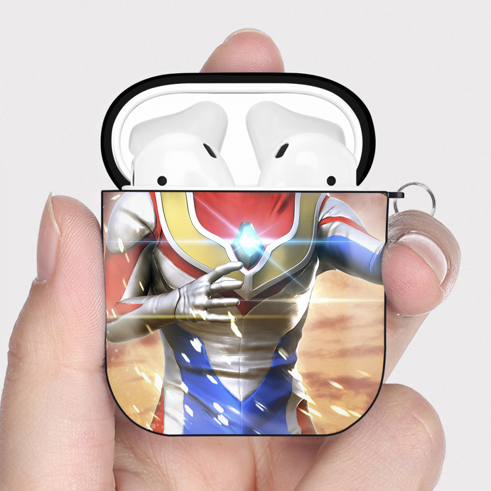 （画像用） ウルトラマン Ultraman AirPods 第2世代保護ケース ハードシェル ブラック 耐衝撃・防指紋・カラビナ付き