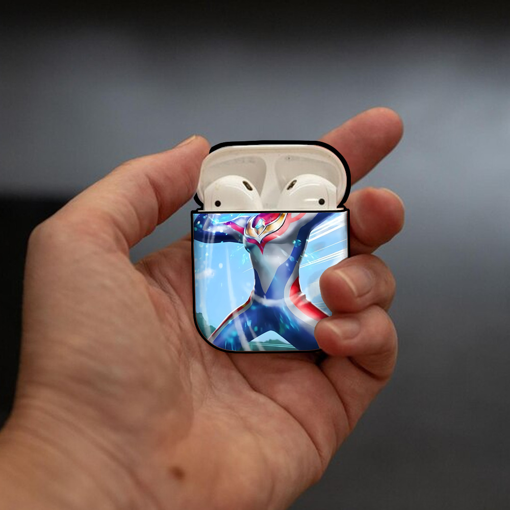 ウルトラマン Ultraman AirPods 第2世代保護ケース ハードシェル ブラック 耐衝撃・防指紋・カラビナ付き