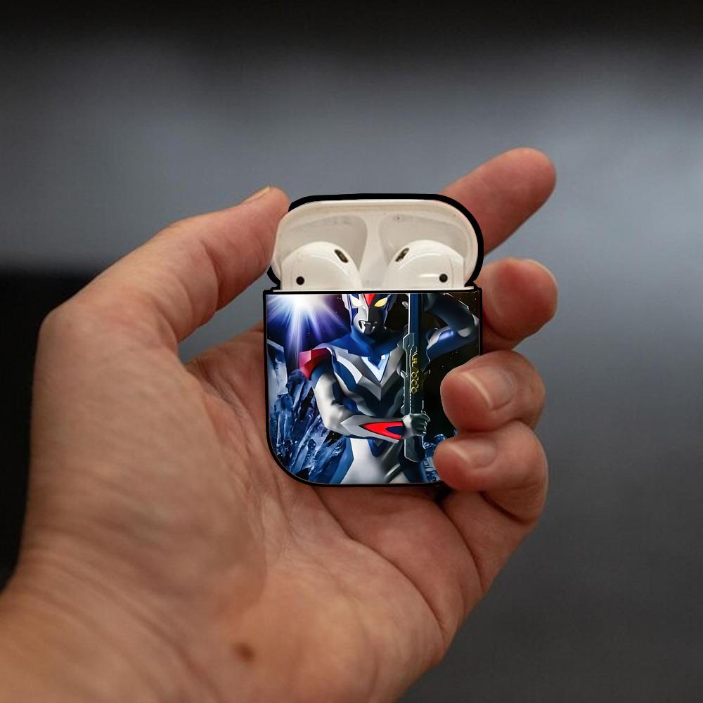 ウルトラマン Ultraman AirPods 第2世代保護ケース ハードシェル ブラック 耐衝撃・防指紋・カラビナ付き