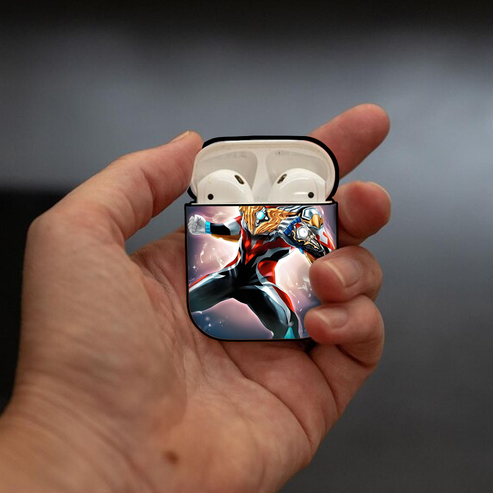 ウルトラマン Ultraman AirPods 第2世代保護ケース ハードシェル ブラック 耐衝撃・防指紋・カラビナ付き