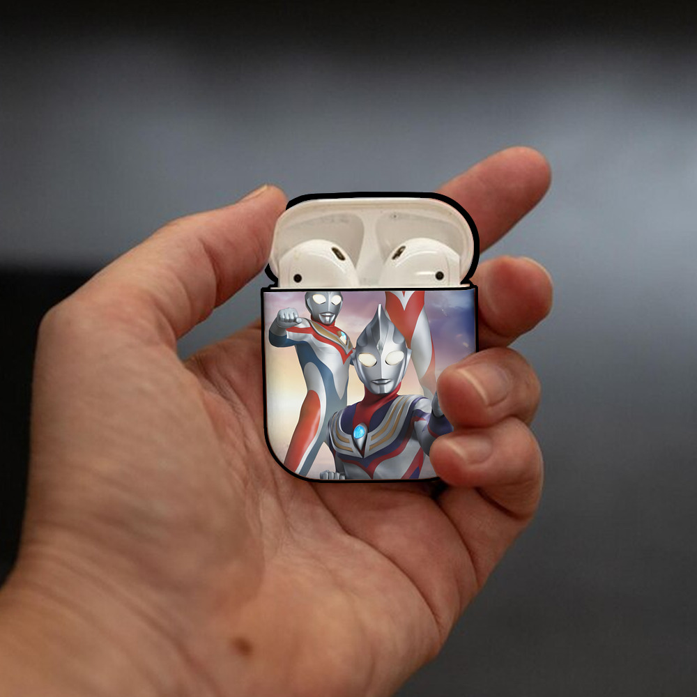ウルトラマン Ultraman AirPods 第2世代保護ケース ハードシェル ブラック 耐衝撃・防指紋・カラビナ付き