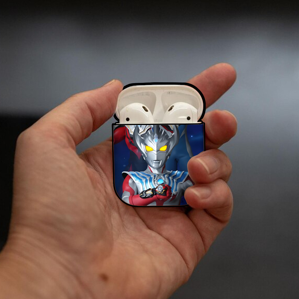 ウルトラマン Ultraman AirPods 第2世代保護ケース ハードシェル ブラック 耐衝撃・防指紋・カラビナ付き