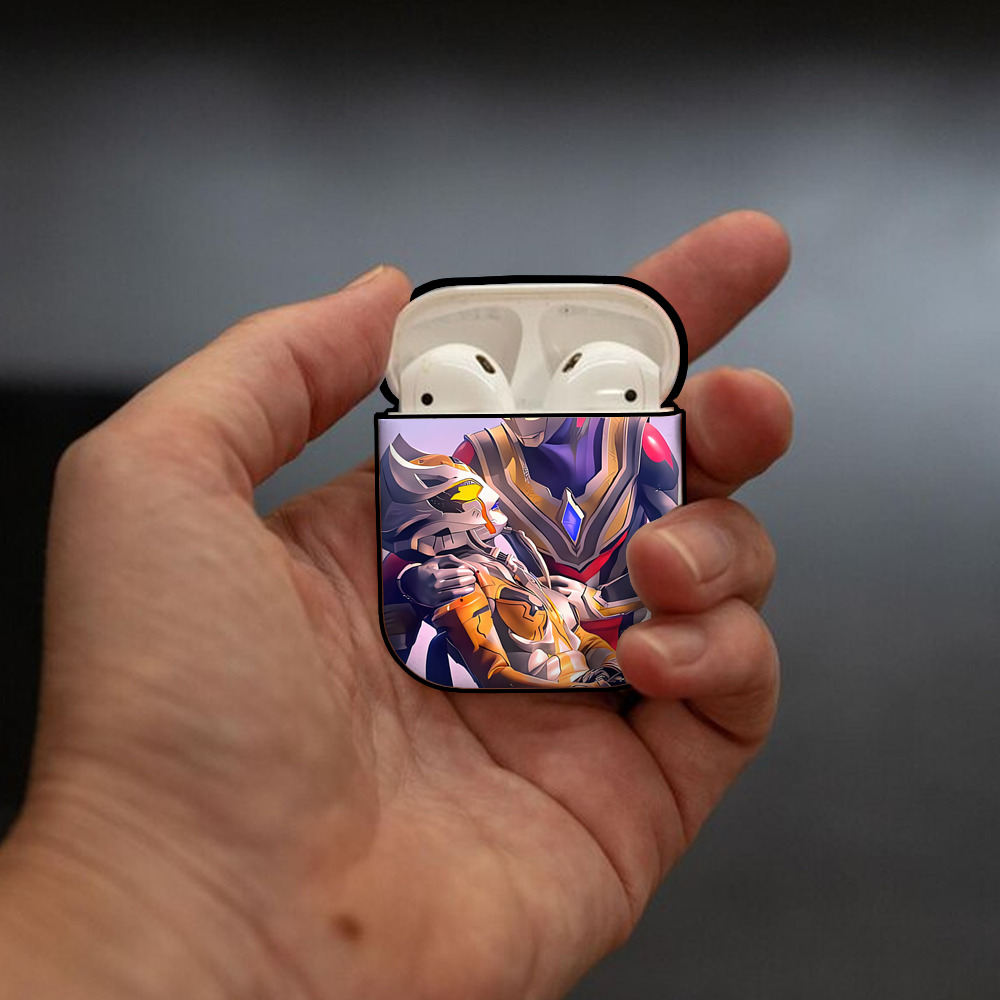 ウルトラマン Ultraman AirPods 第2世代保護ケース ハードシェル ブラック 耐衝撃・防指紋・カラビナ付き