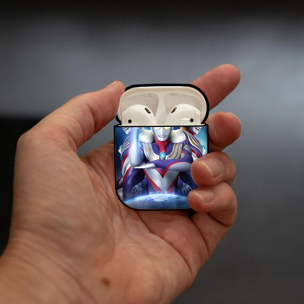 ウルトラマン Ultraman AirPods 第2世代保護ケース ハードシェル ブラック 耐衝撃・防指紋・カラビナ付き