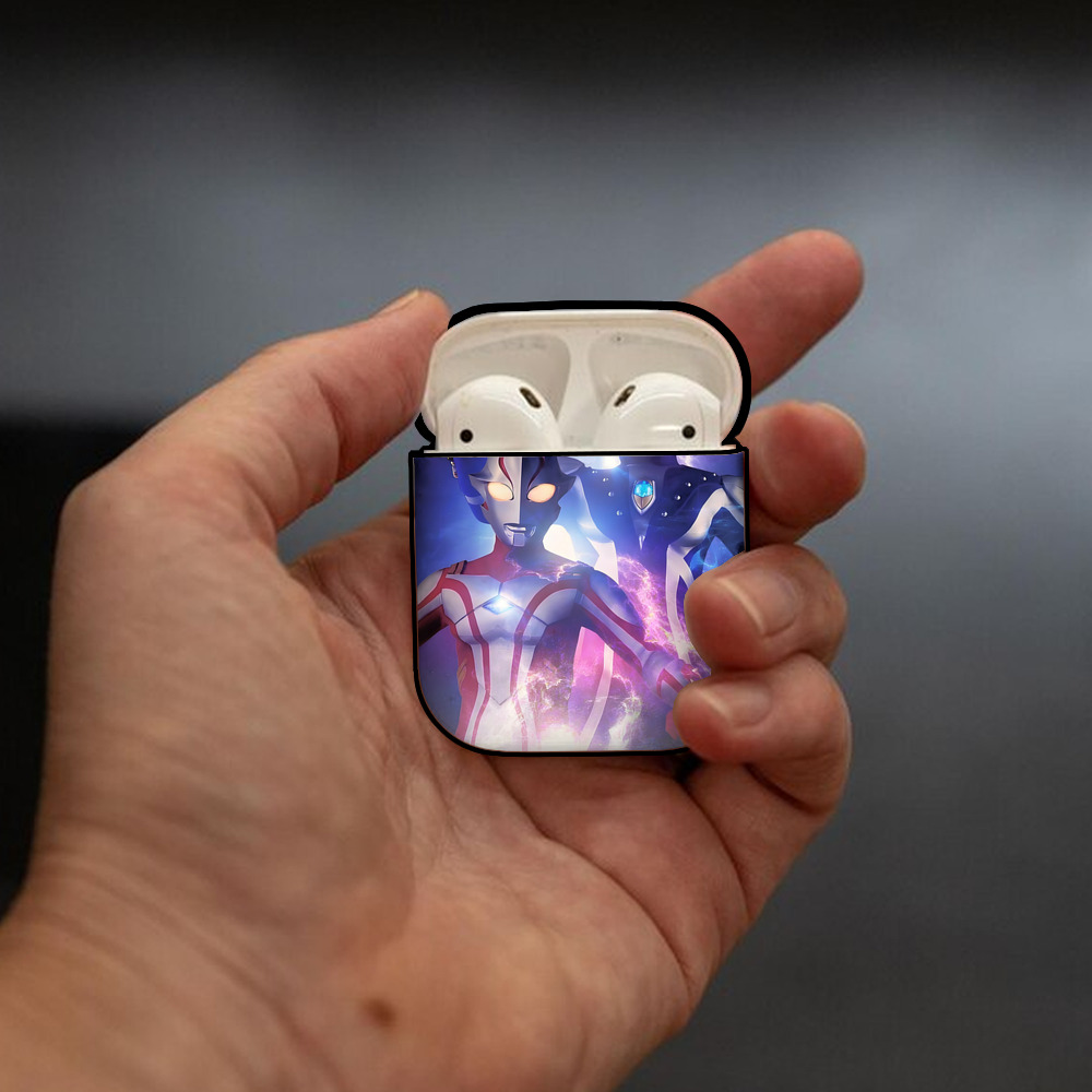 ウルトラマン Ultraman AirPods 第2世代保護ケース ハードシェル ブラック 耐衝撃・防指紋・カラビナ付き
