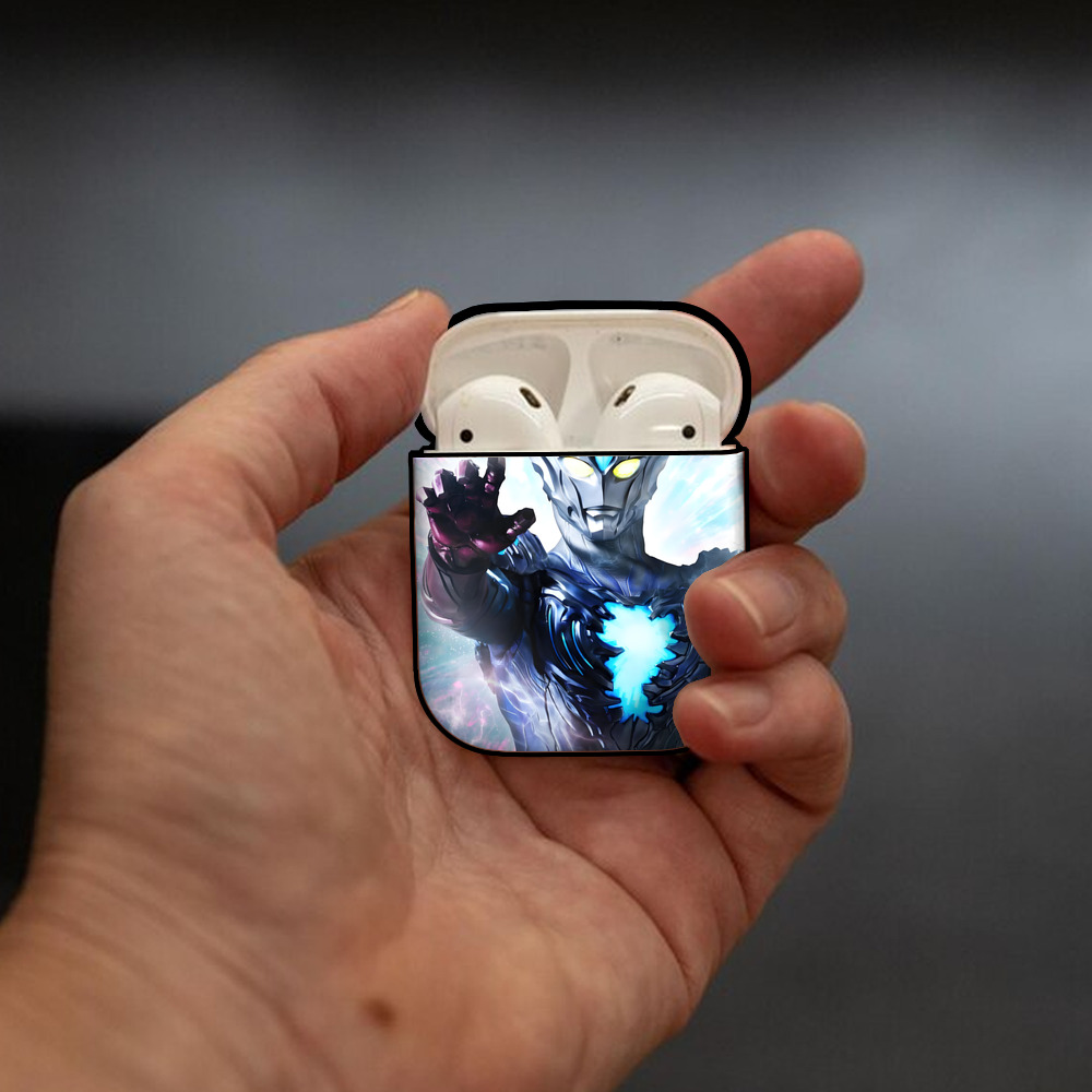 ウルトラマン Ultraman AirPods 第2世代保護ケース ハードシェル ブラック 耐衝撃・防指紋・カラビナ付き