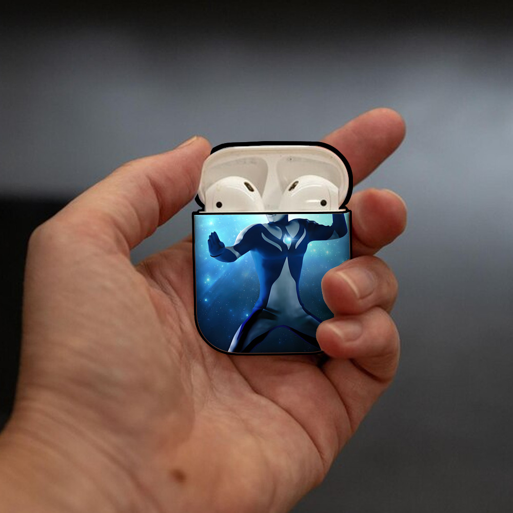 ウルトラマン Ultraman AirPods 第2世代保護ケース ハードシェル ブラック 耐衝撃・防指紋・カラビナ付き