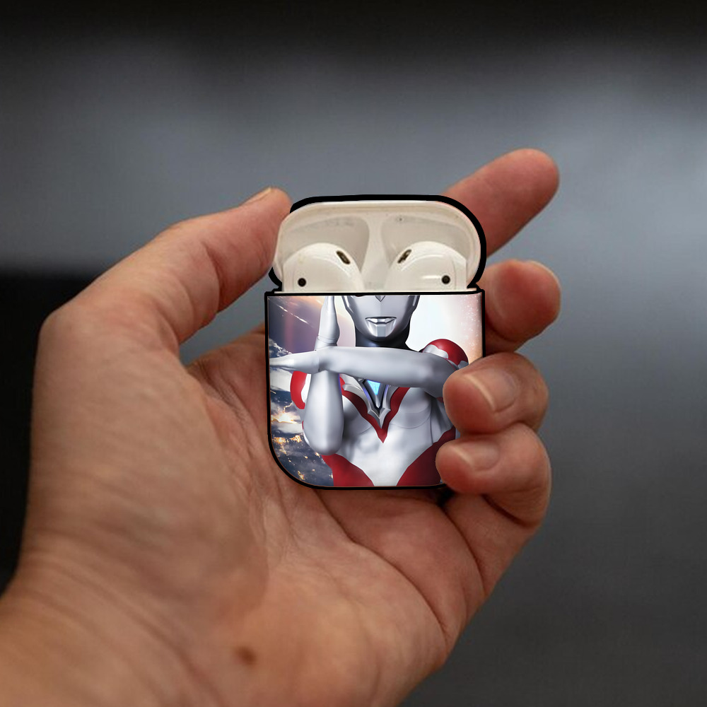 ウルトラマン Ultraman AirPods 第2世代保護ケース ハードシェル ブラック 耐衝撃・防指紋・カラビナ付き
