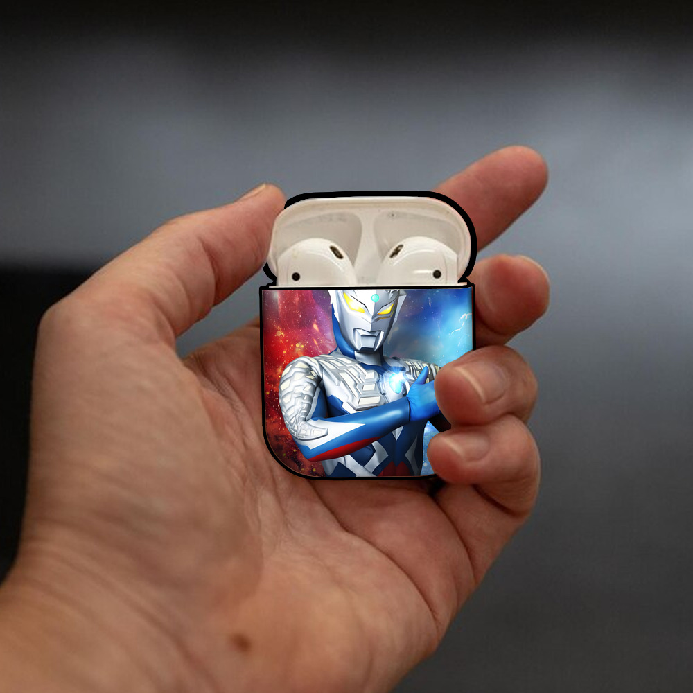 ウルトラマン Ultraman AirPods 第2世代保護ケース ハードシェル ブラック 耐衝撃・防指紋・カラビナ付き