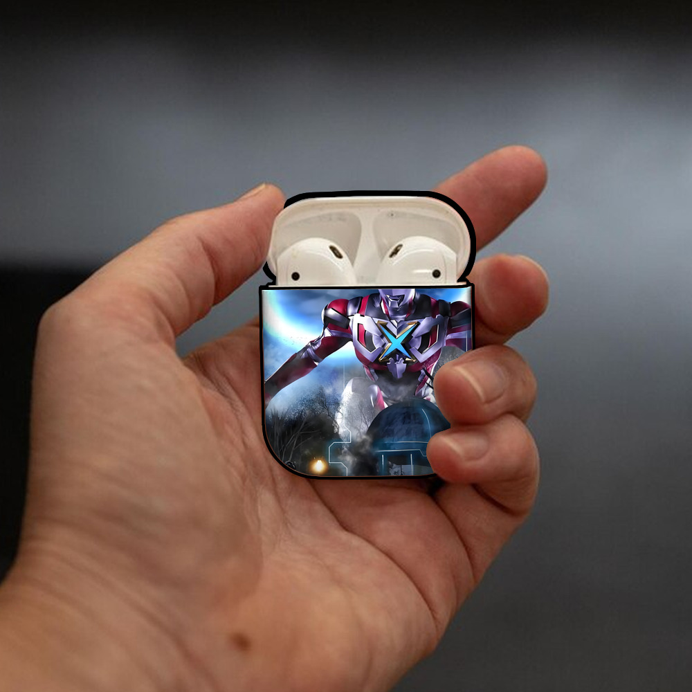ウルトラマン Ultraman AirPods 第2世代保護ケース ハードシェル ブラック 耐衝撃・防指紋・カラビナ付き