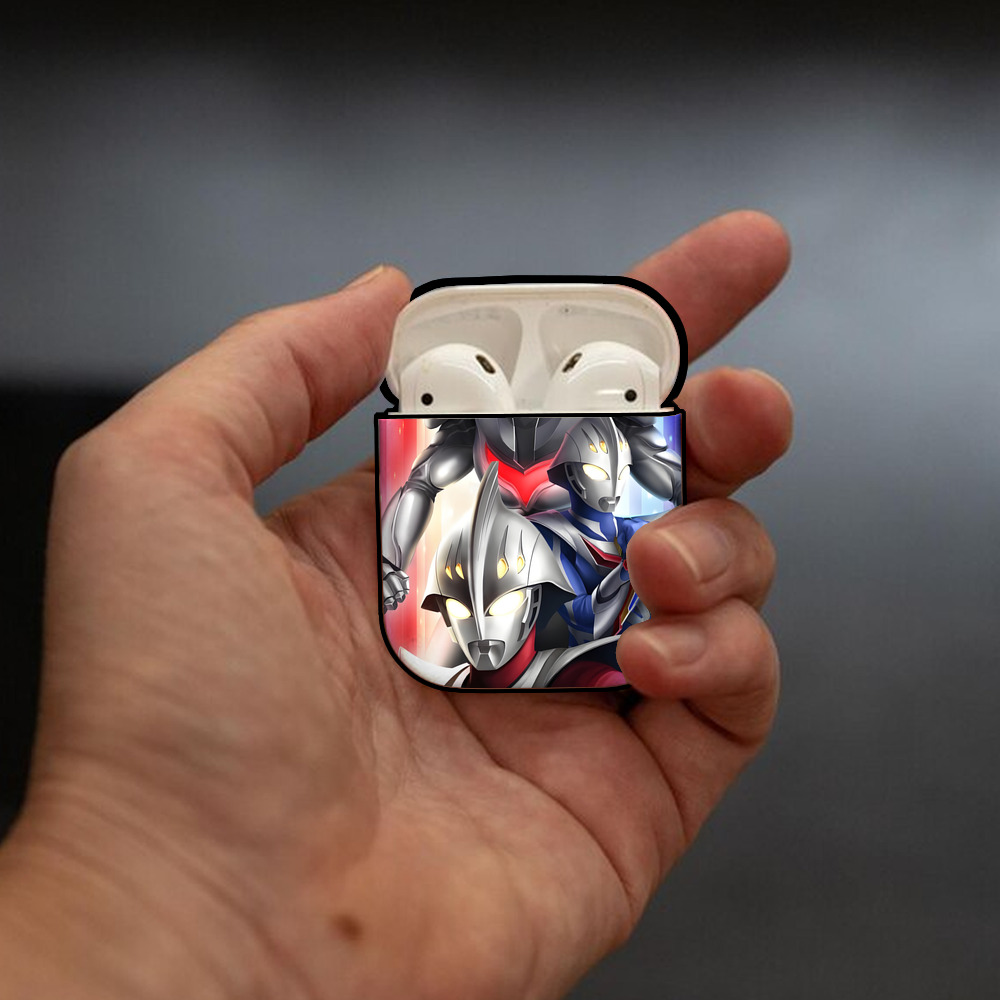 ウルトラマン Ultraman AirPods 第2世代保護ケース ハードシェル ブラック 耐衝撃・防指紋・カラビナ付き