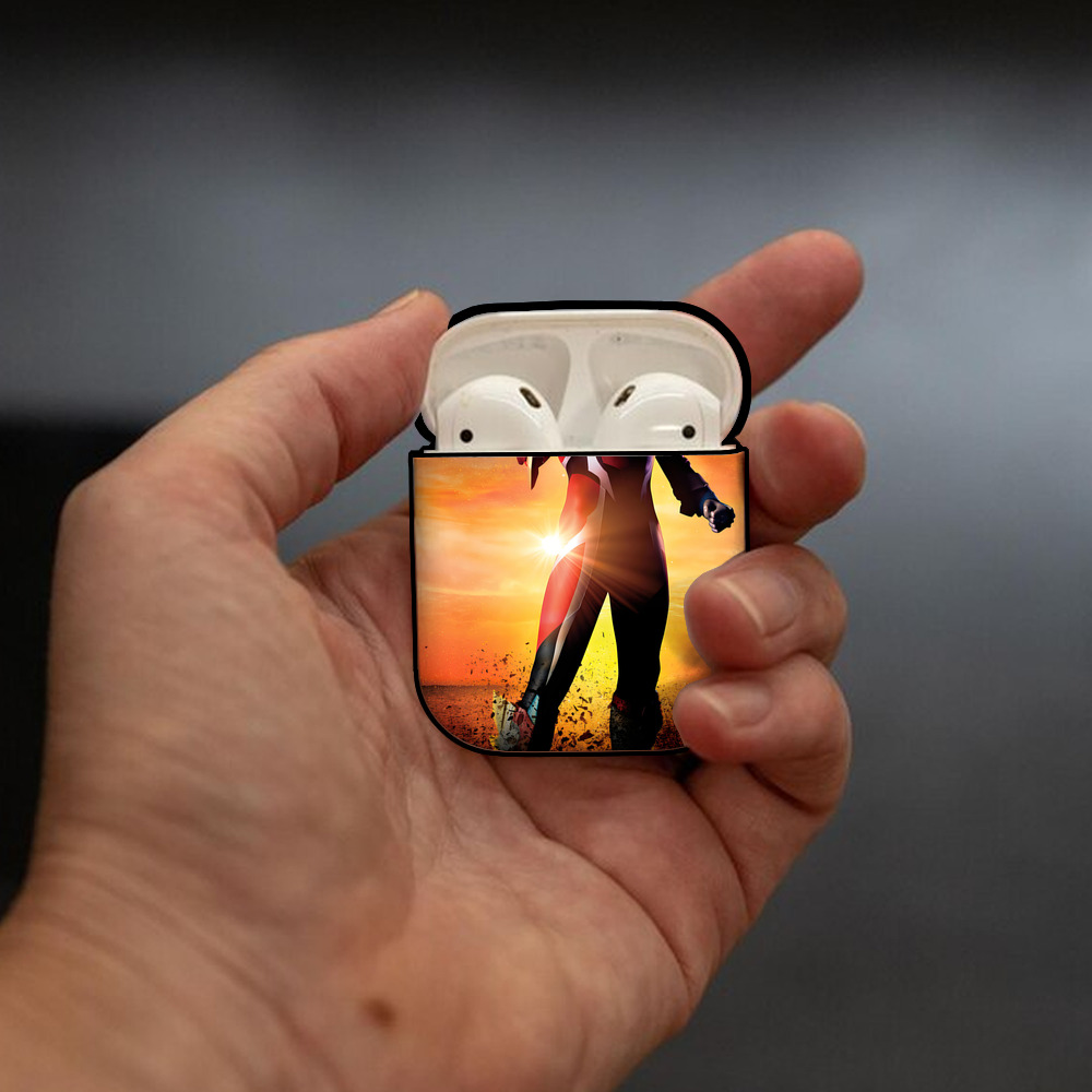 ウルトラマン Ultraman AirPods 第2世代保護ケース ハードシェル ブラック 耐衝撃・防指紋・カラビナ付き