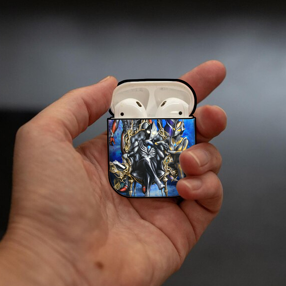 ウルトラマン Ultraman AirPods 第2世代保護ケース ハードシェル ブラック 耐衝撃・防指紋・カラビナ付き