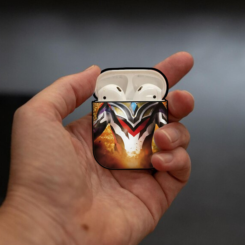 ウルトラマン Ultraman AirPods 第2世代保護ケース ハードシェル ブラック 耐衝撃・防指紋・カラビナ付き