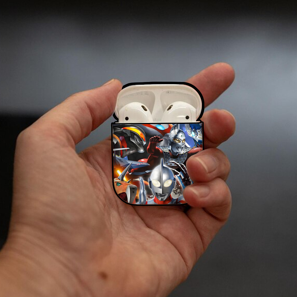 ウルトラマン Ultraman AirPods 第2世代保護ケース ハードシェル ブラック 耐衝撃・防指紋・カラビナ付き