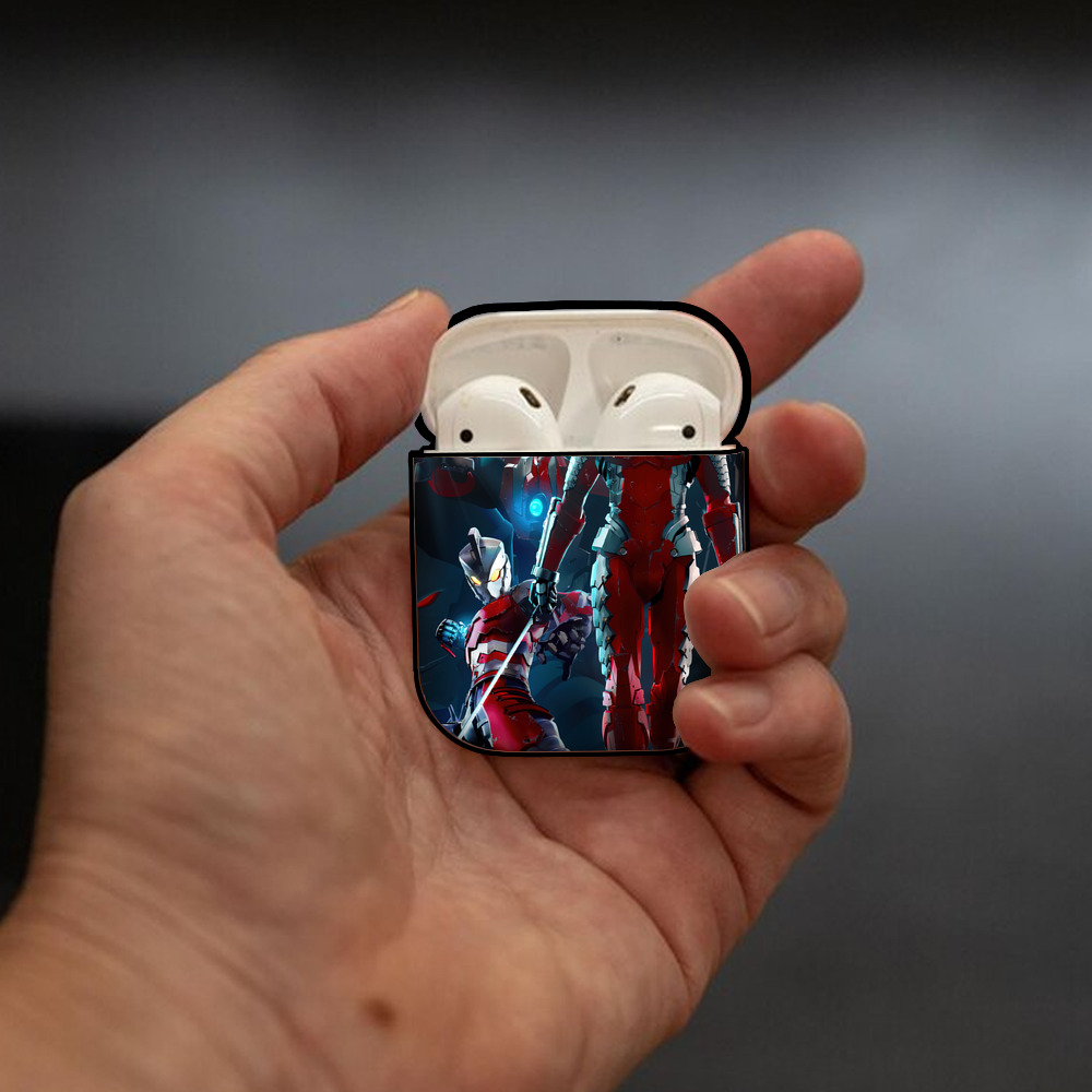 ウルトラマン Ultraman AirPods 第2世代保護ケース ハードシェル ブラック 耐衝撃・防指紋・カラビナ付き